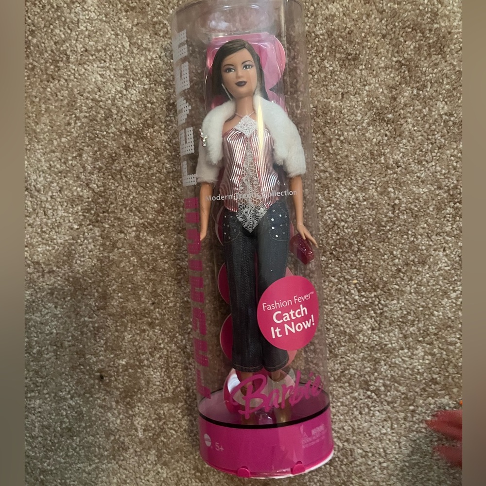 Barbie Mattel 2006 Fashion Fever Modern Trends NRFB #K9816
